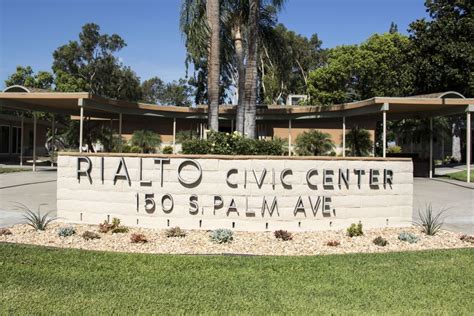 rialto ca city hall.